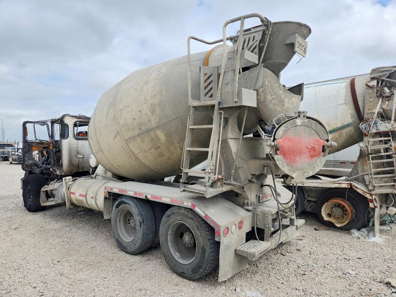 2013 Peterbilt All other VIN 1NPSL70X8DD174895 COPART salvage auction — ENGINE BURN, NX, sold $225 on 2026-07-10 (photo 3)