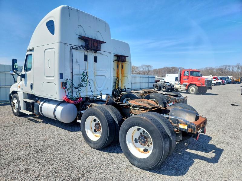2015 Freightliner All other VIN 1FUJGLD67FLGJ1338 COPART salvage auction — MECHANICAL, NH - CERTIFICATE OF TITLE, sold $8,500 on 2026-07-29 (photo 3)