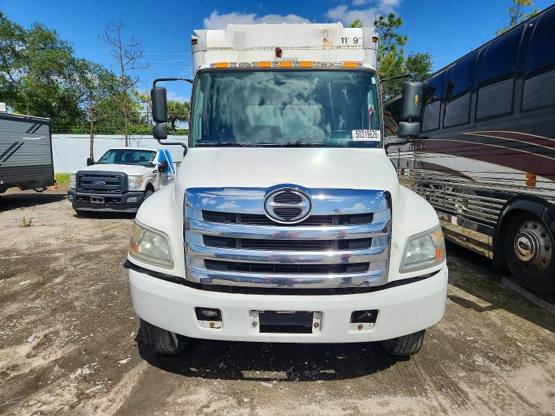 2013 Hino All other VIN 5PVNE8JP2D4S50596 COPART salvage auction — MINOR DENT/SCRATCHES, CT, sold $10 on 2026-07-28 (photo 9)