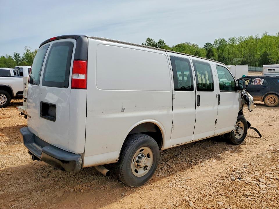 2017 Chev Express VIN 1GCWGAFF5H1346431 COPART salvage auction — FRONT END, NC - DEALER ONLY SALVAGE TITLE, sold $2,875 on 2026-07-29 (photo 3)