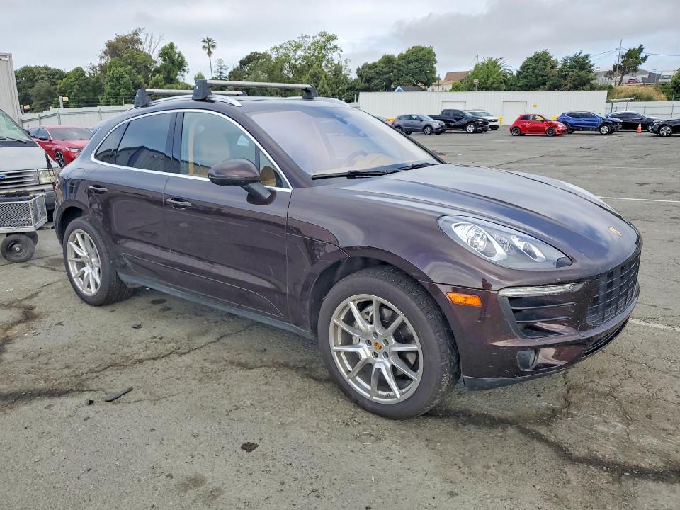 2017 Porsche Macan VIN WP1AB2A51HLB13257 COPART salvage auction — MINOR DENT/SCRATCHES, Az - Dis/Dlr/Exp Only Clean Title, sold $3,300 on 2026-07-31 (photo 4)