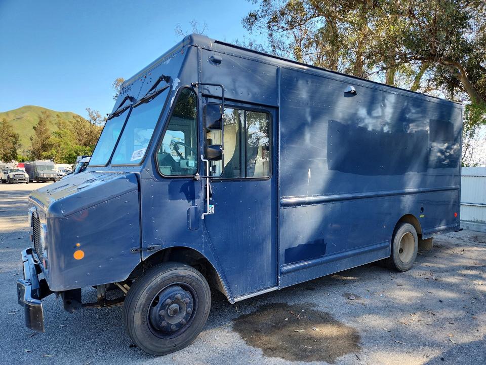 2020 Freightliner All other VIN 4UZAC2EA1LCLZ7063 COPART salvage auction — MINOR DENT/SCRATCHES, CA - CERTIFICATE OF TITLE, sold $22,000 on 2026-07-27 (photo 1)