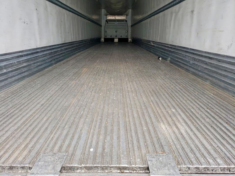 2017 Util Vs2 VIN 1UYVS2531HM739124 COPART salvage auction — BURN, ON - PERMIT NO BRAND - UNFIT, sold $300 on 2026-07-31 (photo 5)
