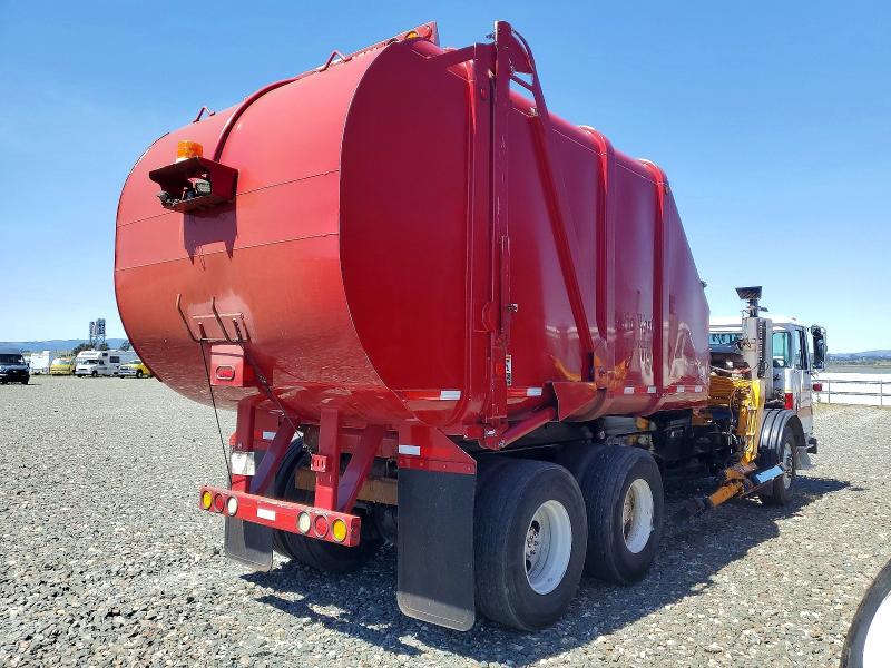 2011 Autocar llc All other VIN 5VCACR8FXBH211691 COPART salvage auction — MINOR DENT/SCRATCHES, CA - DIS/DLR/EXP ONLY CLEAN TITLE (P), sold $250 on 2026-07-27 (photo 4)