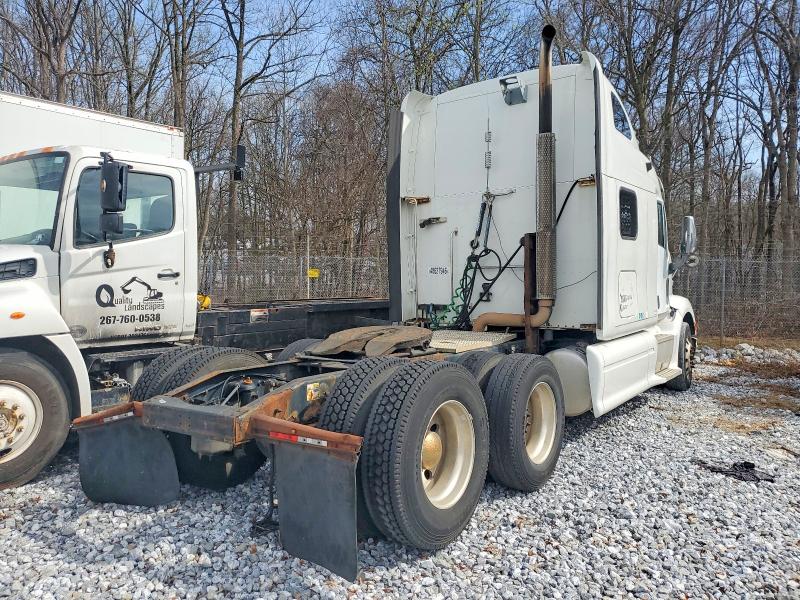 2012 Peterbilt All models VIN 1XP4DP9X7CD171080 COPART salvage auction — MINOR DENT/SCRATCHES, PA - CERT OF TITLE, sold $7,500 on 2026-07-16 (photo 4)