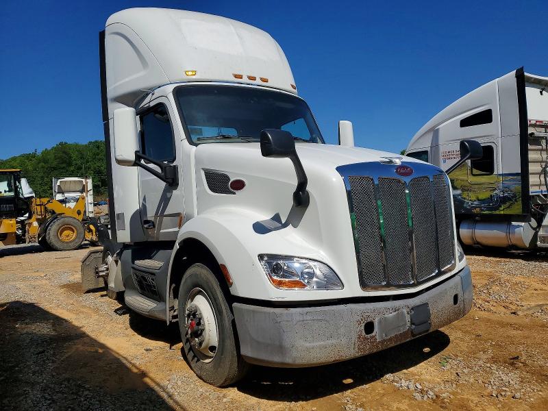 2017 Peterbilt All models VIN 1XPBA48X3HD428839 COPART salvage auction — MINOR DENT/SCRATCHES, IN - CERTIFICATE OF TITLE, sold $5,000 on 2026-07-07 (photo 1)