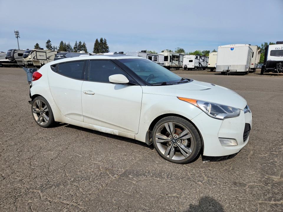 2013 Hyundai Veloster VIN KMHTC6AD7DU085356 COPART salvage auction — REAR END, Or - Salvage Title Certificate, sold $1,300 on 2026-07-06 (photo 4)