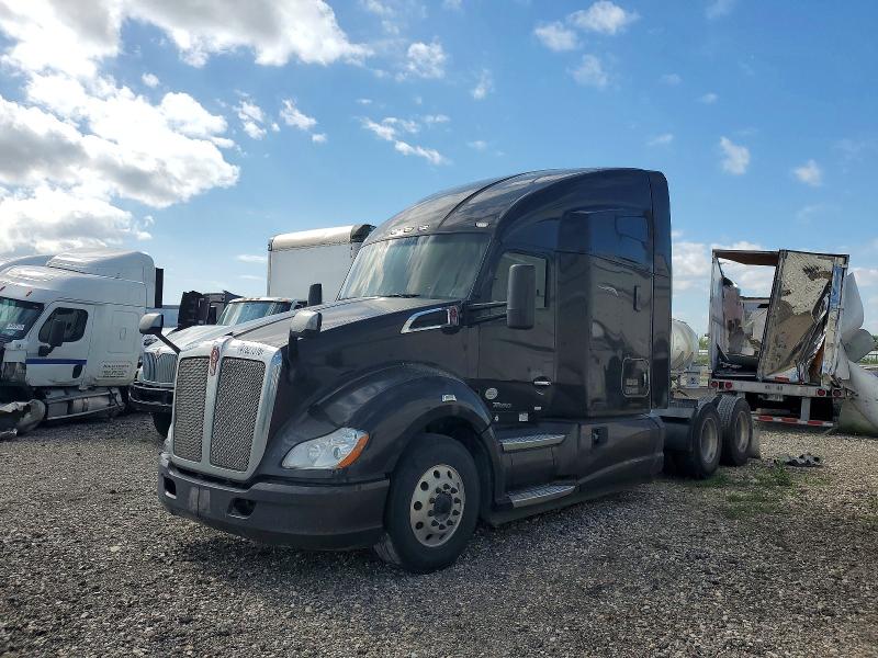 2016 Kenworth All other VIN 1XKYD48X6GJ458828 COPART salvage auction — Burn Interior, TX - SALVAGE VEHICLE TITLE, sold $8,100 on 2026-07-23 (photo 2)