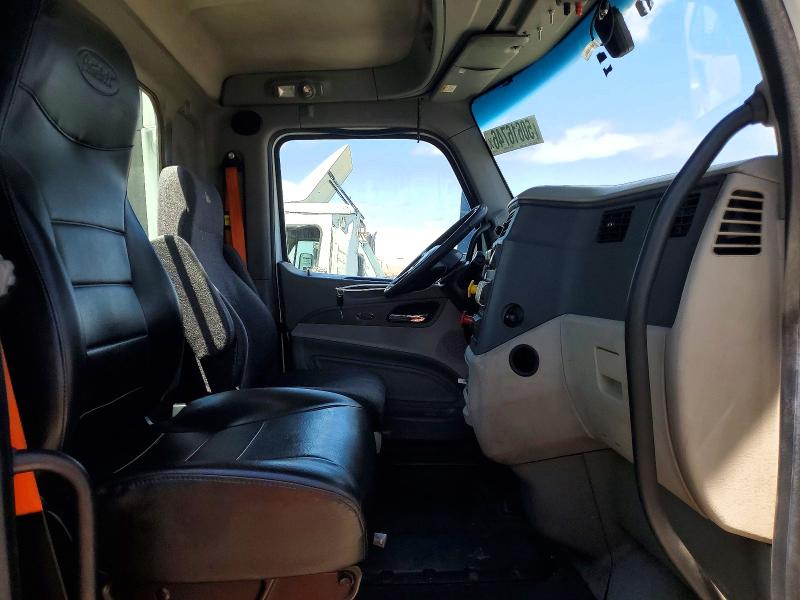 2019 Peterbilt All other VIN 1XPBA48XXKD622209 COPART salvage auction — NORMAL WEAR, IN - DIS/DLR/EXP ONLY CLEAN TITLE, sold $10,100 on 2026-07-29 (photo 5)