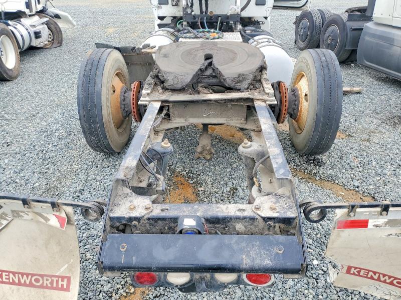 2018 Kenworth All other VIN 1XKZDP9X4JJ223176 COPART salvage auction — STRIPPED, NC - DLR ONLY-CLEAN/OVER 25% DAMAGE, sold $7,300 on 2026-07-30 (photo 6)