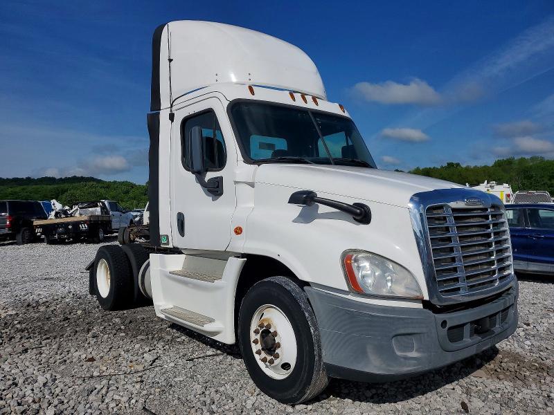 2014 Freightliner All models VIN 1FUBGEDV4ELFW8390 COPART salvage auction — NORMAL WEAR, IN - CERTIFICATE OF TITLE, sold $5,000 on 2026-07-27 (photo 1)