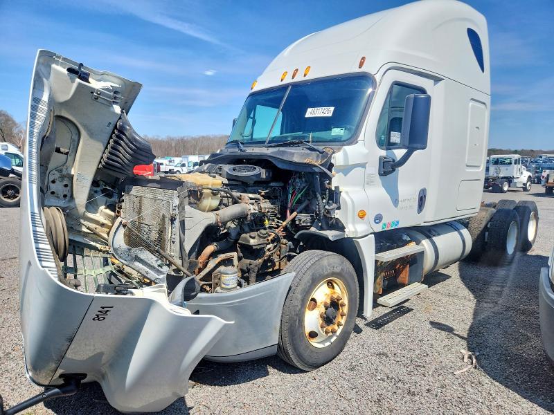 2015 Freightliner All other VIN 1FUJGLD65FLGJ1340 COPART salvage auction — FRONT END, NH - CERTIFICATE OF TITLE, sold $8,500 on 2026-07-29 (photo 2)