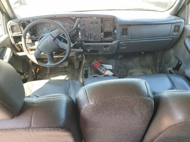 2003 Chev Silverado VIN 1GCJK33G23F106122 COPART salvage auction — NORMAL WEAR, MI - CERTIFICATE OF TITLE, sold $825 on 2026-07-09 (photo 8)