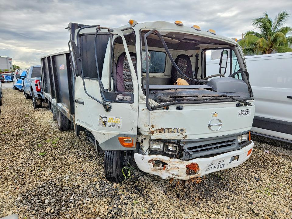 2004 Hino All other VIN JHBFB4JE041S11163 COPART salvage auction — SIDE, RB, sold $925 on 2026-07-07 (photo 4)
