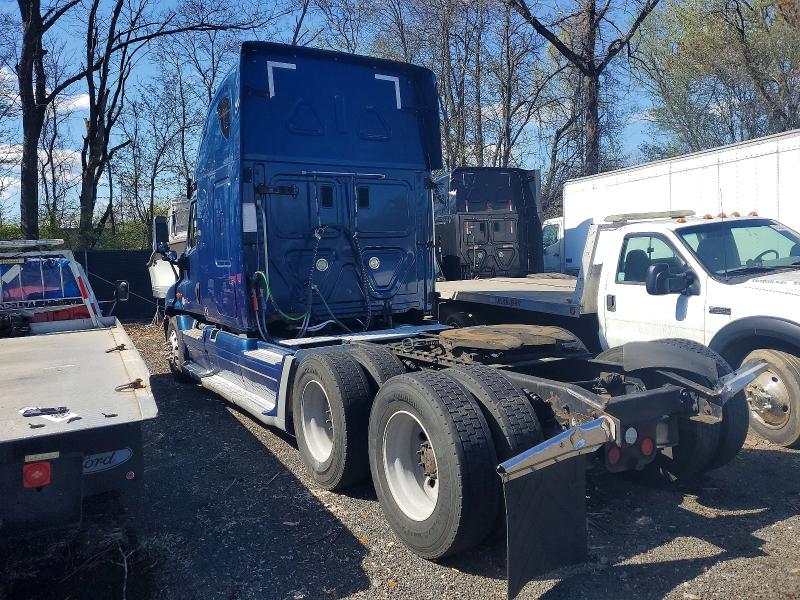 2015 Freigliner All other VIN 1FUJGLD69FLGL9562 COPART salvage auction — MECHANICAL, MA - CERTIFICATE OF TITLE, sold $5,800 on 2026-07-31 (photo 3)