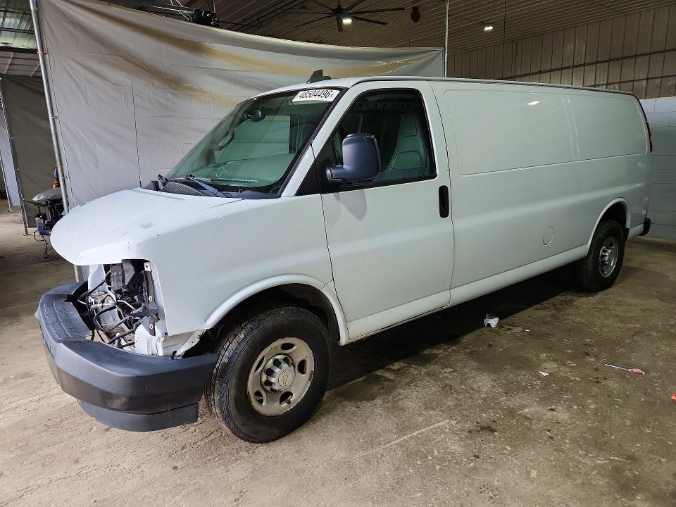 2019 Chev Express VIN 1GCWGBFP4K1204822 — COPART salvage auction photo