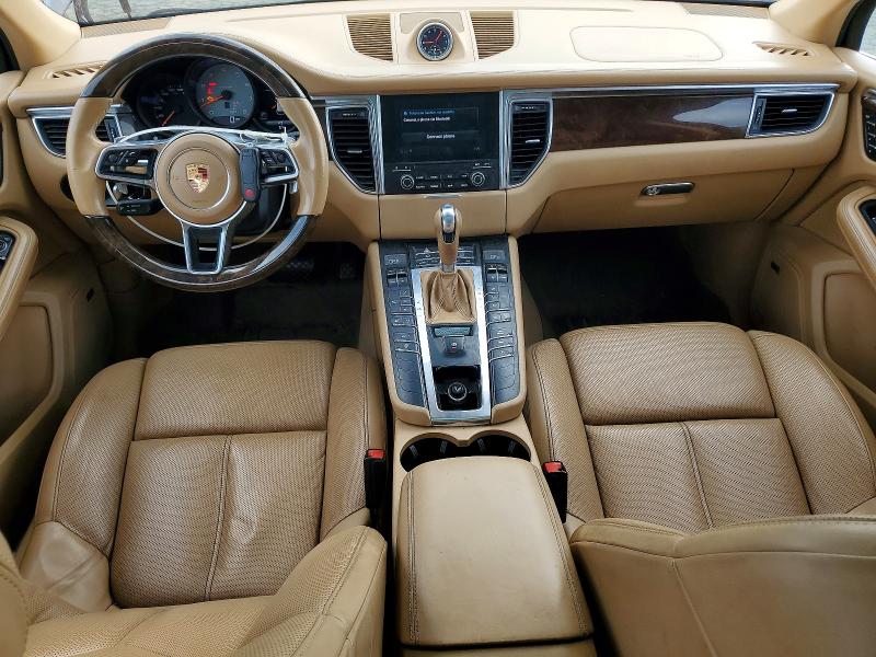 2017 Porsche Macan VIN WP1AB2A51HLB13257 COPART salvage auction — MINOR DENT/SCRATCHES, Az - Dis/Dlr/Exp Only Clean Title, sold $3,300 on 2026-07-31 (photo 8)