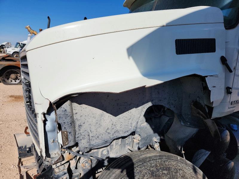 2018 Mack All other VIN 1M1AN09Y3JM027265 COPART salvage auction — FRONT END, OK - CERTIFICATE OF TITLE, sold $10 on 2026-07-07 (photo 7)