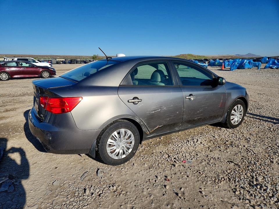 2012 Kia Forte VIN KNAFU4A2XC5562353 COPART salvage auction — SIDE, Ut - Salvage Certificate, sold $150 on 2026-07-31 (photo 3)