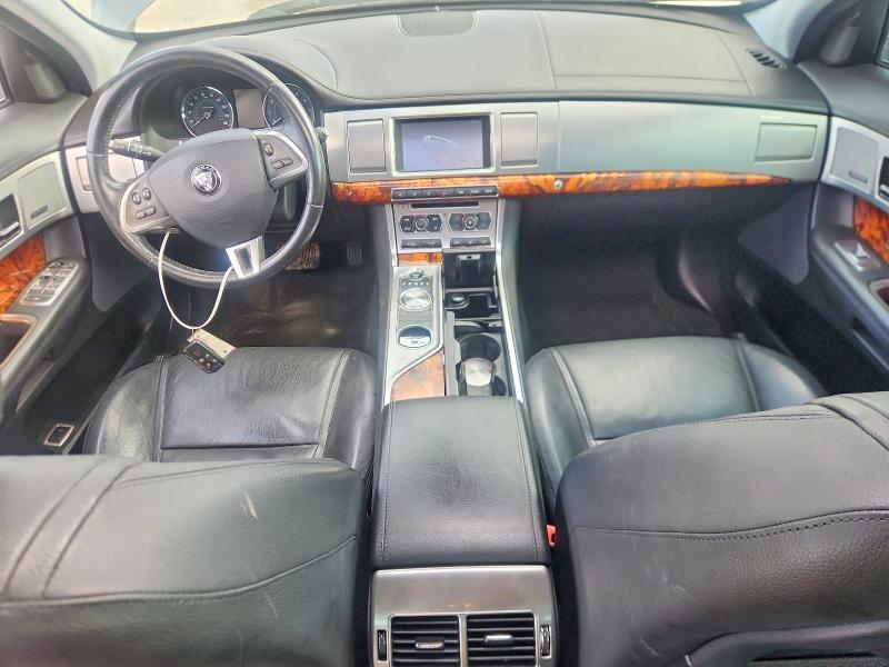 2015 Jaguar Xf VIN SAJWA0FSXFPU50496 COPART salvage auction — MINOR DENT/SCRATCHES, FL - CERTIFICATE OF TITLE (P), sold $1,000 on 2026-07-23 (photo 8)