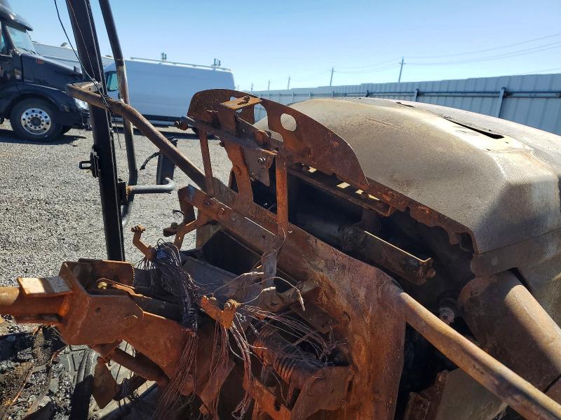 2016 Kubota Tractor VIN XXXXXXXXXXXX51997 COPART salvage auction — Burn Engine, QC - IRRECUPERABLE, sold $800 on 2026-07-14 (photo 8)