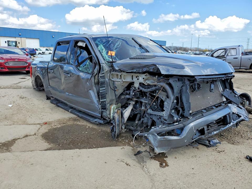2022 Ford F150 VIN 1FTFW1E88NFB16175 COPART salvage auction — ROLLOVER, Mi - Certificate Of Title, sold $9,700 on 2026-07-10 (photo 4)