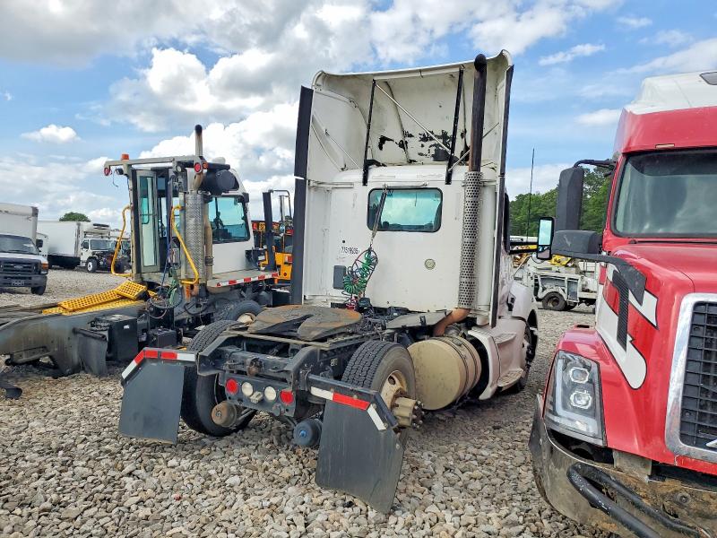 2014 Kenworth All other VIN 1XKYA48X2EJ402424 COPART salvage auction — NORMAL WEAR, IN - CERTIFICATE OF TITLE, sold $7,000 on 2026-07-27 (photo 4)