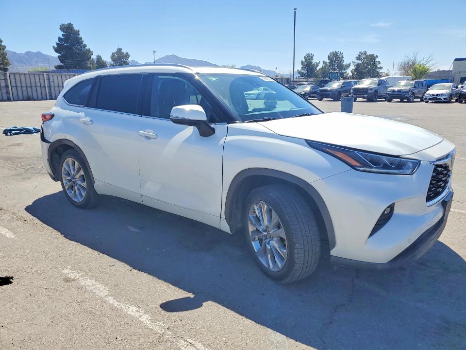 2022 Toyota Highlander VIN 5TDYZRAH2NS100834 COPART salvage auction — REAR END, Tx - Salvage Vehicle Title, sold $350 on 2026-07-10 (photo 4)