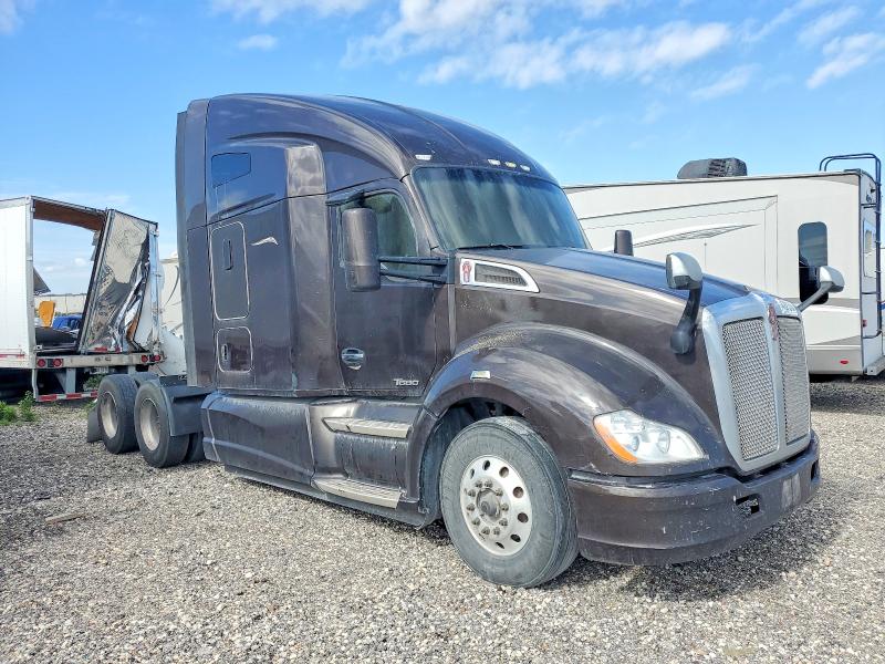 2016 Kenworth All other VIN 1XKYD48X6GJ458828 COPART salvage auction — Burn Interior, TX - SALVAGE VEHICLE TITLE, sold $8,100 on 2026-07-23 (photo 1)