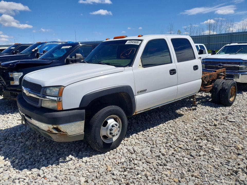 2003 Chev Silverado VIN 1GCJK33G23F106122 COPART salvage auction — NORMAL WEAR, MI - CERTIFICATE OF TITLE, sold $825 on 2026-07-09 (photo 1)