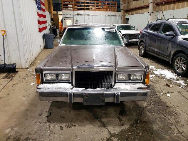 1989 Lincoln townhouse Towncar VIN 1LNBM81F6KY799832 COPART salvage auction — FRONT END, AK - BILL OF SALE- SALVAGE, sold $20 on 2026-07-28 (photo 5)