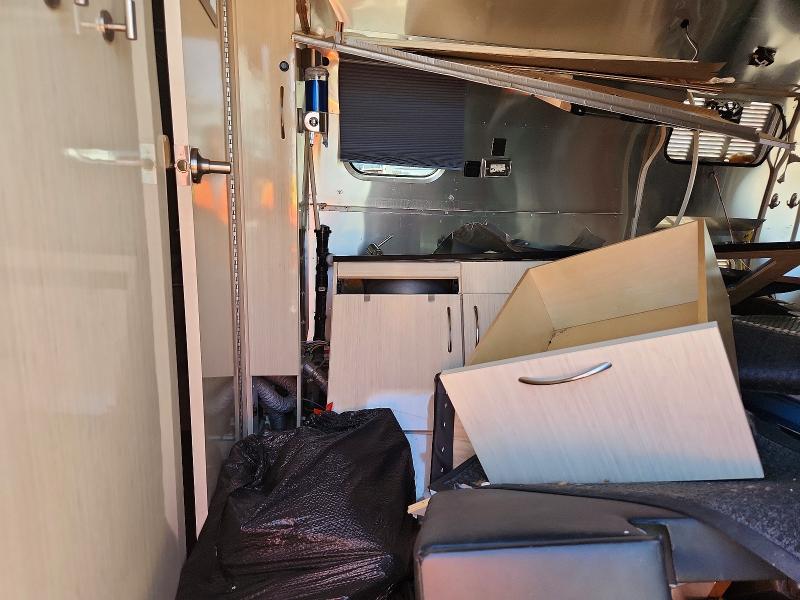 2015 Airstream Internatio VIN 1STKFAG29FJ532047 COPART salvage auction — FRONT END, AZ - CERT OF TITLE - SALVAGE, sold $925 on 2026-07-27 (photo 6)