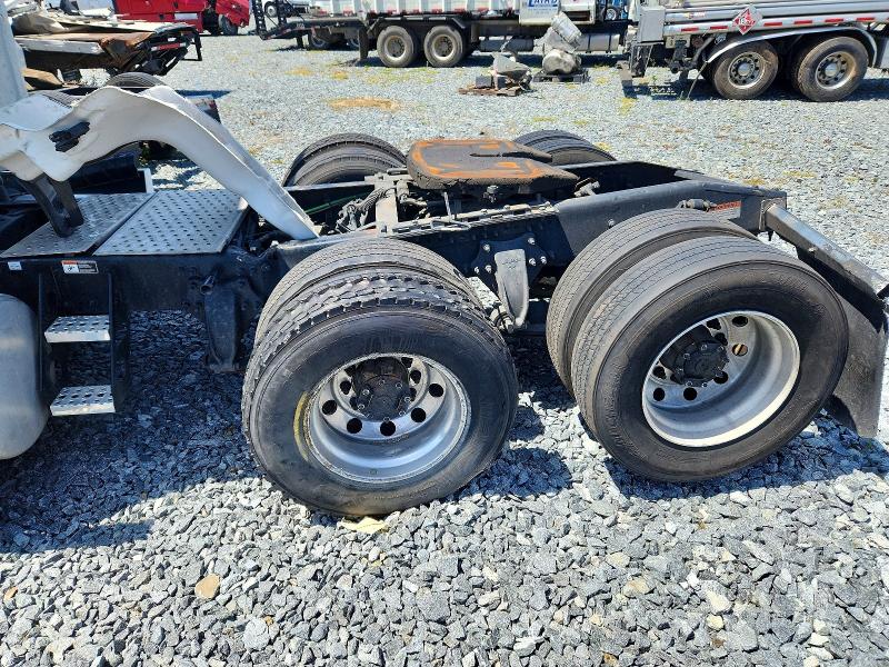 2025 Freightliner Cascadia 126 VIN 3AKJHHDV1SSVY2593 COPART salvage auction — ROLLOVER, CA - SALVAGE CERTIFICATE, sold $8,900 on 2026-07-23 (photo 9)