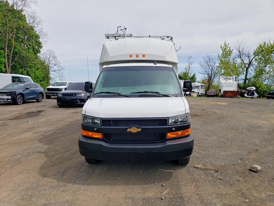 2024 Chev Express VIN 1GB0GRFP3R1177884 COPART salvage auction — SIDE, PO, sold $7,600 on 2026-07-21 (photo 5)