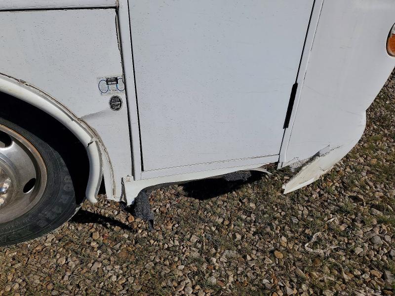2004 Frht All other VIN 4UZAAHAK24CM37398 COPART salvage auction — FRONT END, UT - SALVAGE CERTIFICATE, sold $2,200 on 2026-07-09 (photo 9)