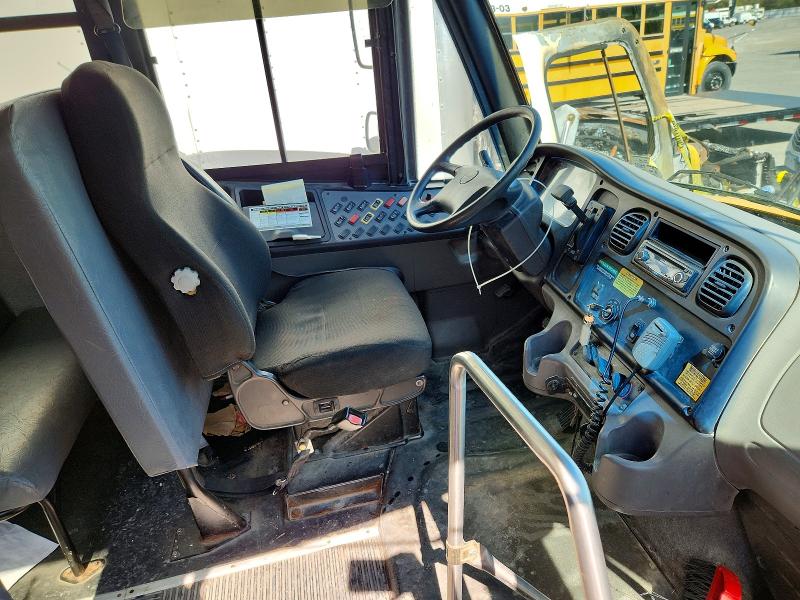2011 Freightliner All other VIN 4UZABRDU7BCAW4939 COPART salvage auction — FRONT END, IL - SALVAGE CERTIFICATE, sold $300 on 2026-07-09 (photo 5)