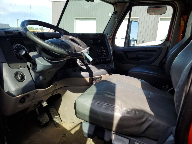 2017 Freightliner All other VIN 1FUJGHDV0HLHL2171 COPART salvage auction — MINOR DENT/SCRATCHES, CT, sold $7,100 on 2026-08-25 (photo 5)