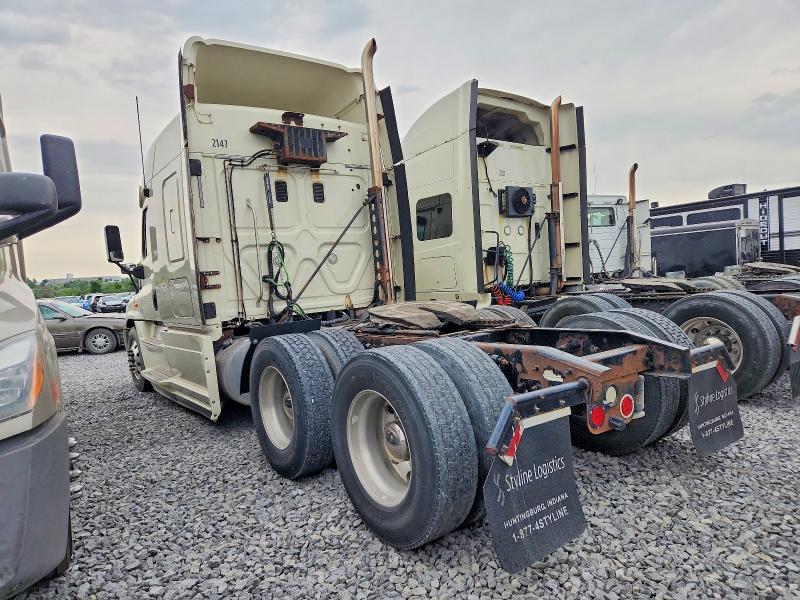 2013 Freightliner All models VIN 1FUJGLDRXDLBX8153 COPART salvage auction — NORMAL WEAR, IN - CERTIFICATE OF TITLE, sold $4,850 on 2026-07-27 (photo 3)