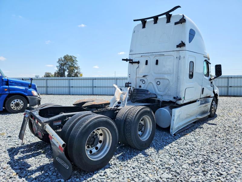 2025 Freightliner Cascadia 126 VIN 3AKJHHDV1SSVY2593 COPART salvage auction — ROLLOVER, CA - SALVAGE CERTIFICATE, sold $8,900 on 2026-07-23 (photo 4)