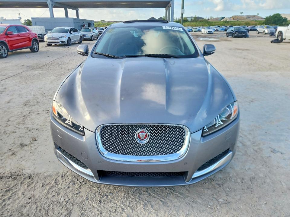 2015 Jaguar Xf VIN SAJWA0FSXFPU50496 COPART salvage auction — MINOR DENT/SCRATCHES, FL - CERTIFICATE OF TITLE (P), sold $1,000 on 2026-07-30 (photo 5)