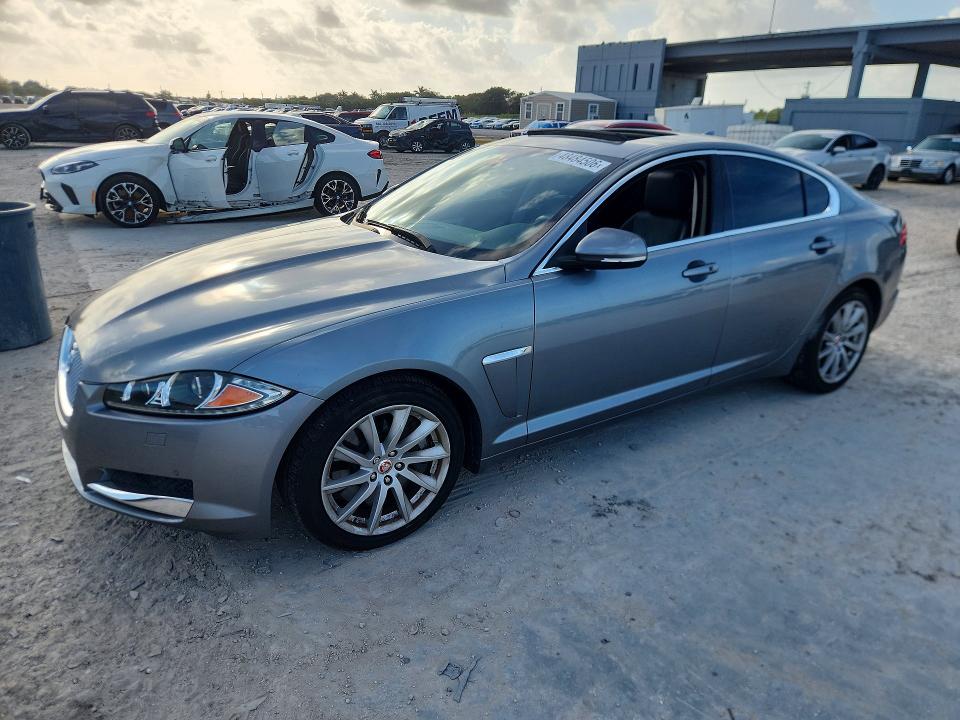 2015 Jaguar Xf VIN SAJWA0FSXFPU50496 COPART salvage auction — MINOR DENT/SCRATCHES, FL - CERTIFICATE OF TITLE (P), sold $1,000 on 2026-07-30 (photo 1)