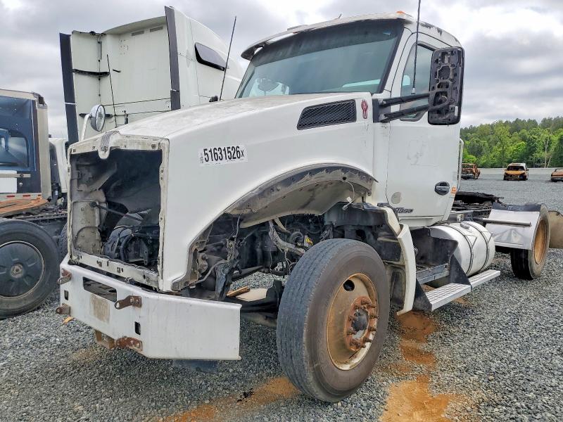 2018 Kenworth All other VIN 1XKZDP9X4JJ223176 COPART salvage auction — STRIPPED, NC - DLR ONLY-CLEAN/OVER 25% DAMAGE, sold $7,300 on 2026-07-30 (photo 9)