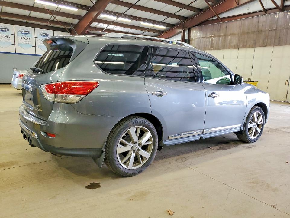 2016 Niss Pathfinder VIN 5N1AR2MM3GC612071 COPART salvage auction — MINOR DENT/SCRATCHES, CT, sold $2,600 on 2026-08-25 (photo 3)