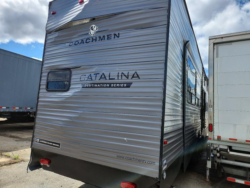 2026 Catalina Recreation VIN 5ZT2CA9B8TX037012 COPART salvage auction — ROLLOVER, IN - CERT OF TITLE-SALVAGE TITLE, sold $4,650 on 2026-07-23 (photo 4)
