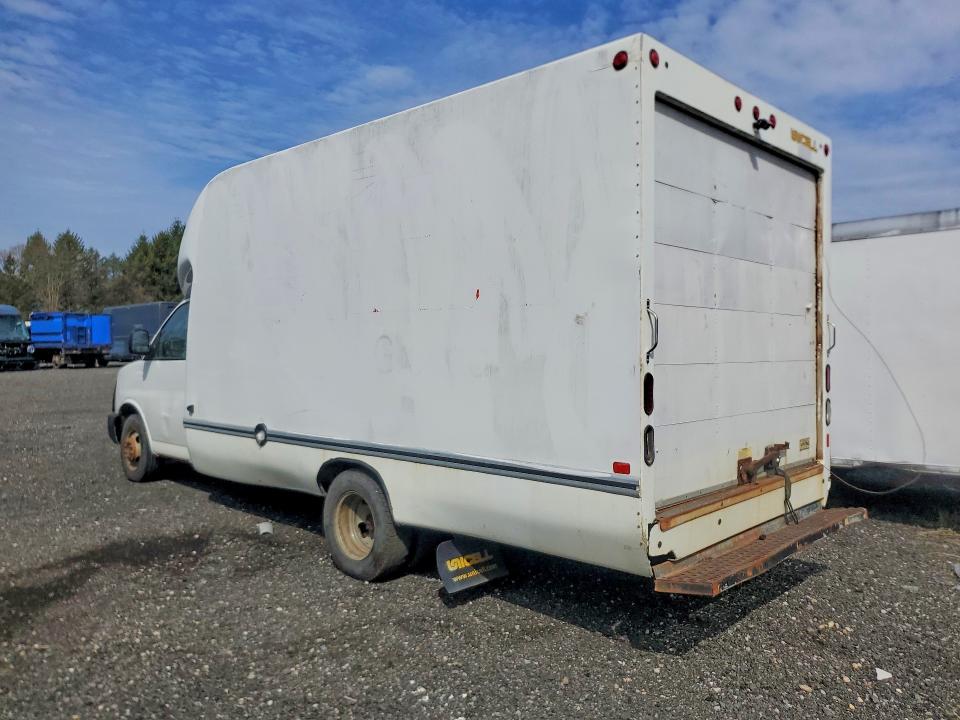 2017 Chev Express VIN 1GB3GSCG7H1352029 COPART salvage auction — MINOR DENT/SCRATCHES, NY - CERTIFICATE OF TITLE, sold $2,750 on 2026-07-09 (photo 2)