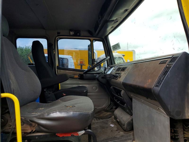 2001 Freigliner All other VIN 1FVABPBW91HH55621 COPART salvage auction — MINOR DENT/SCRATCHES, OK - CERTIFICATE OF TITLE (P), sold $21,000 on 2026-07-28 (photo 5)