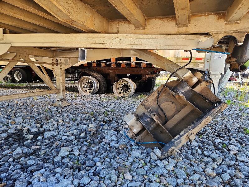 2016 Mac trailer VIN 5MADN4023HC041060 COPART salvage auction — ROLLOVER, BS, sold $2,500 on 2026-07-07 (photo 9)