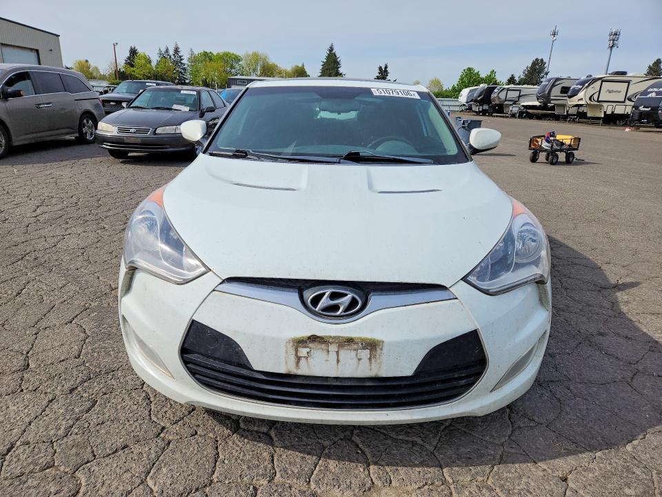 2013 Hyundai Veloster VIN KMHTC6AD7DU085356 COPART salvage auction — REAR END, Or - Salvage Title Certificate, sold $1,300 on 2026-07-06 (photo 5)
