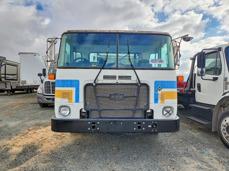 2013 Autocar All other VIN 5VCACRLE2DH215025 COPART salvage auction — NORMAL WEAR, CA - DIS/DLR/EXP ONLY CLEAN TITLE, sold $750 on 2026-07-17 (photo 9)