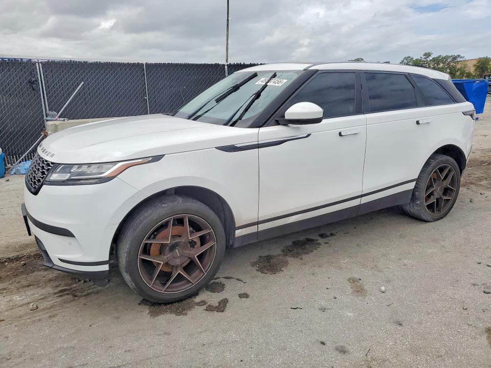 2019 Landau boat co Rangerover VIN SALYA2EX9KA200057 — COPART salvage auction photo